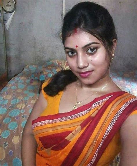 desi bhabi hot photo|Cleavage of aunties & desi girls 